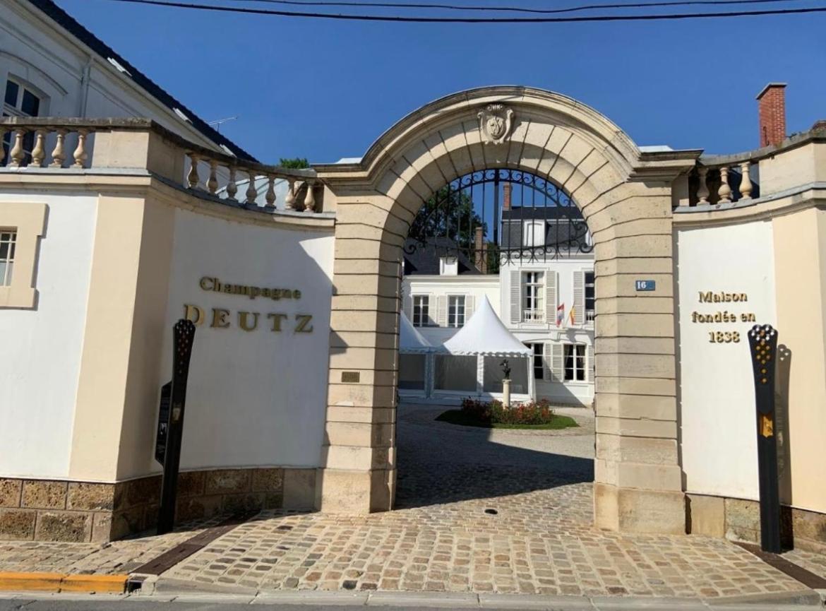 Ay Central Ay-Champagne Bagian luar foto