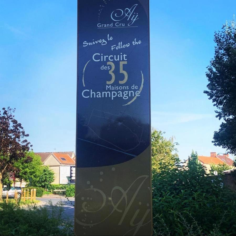 Ay Central Ay-Champagne Bagian luar foto